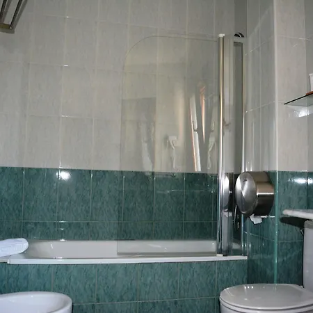 Casa Reboiro فندق مونفورتي دي ليموس